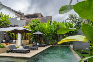 Private pool terrace of a Lila Resort villa
